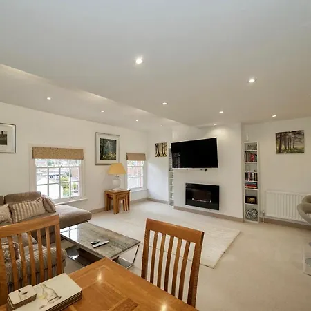 Serviced Apartments Macclesfield Exterior photo
