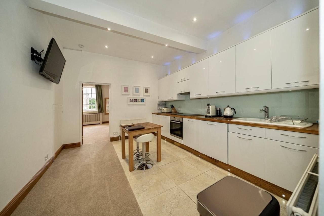 Serviced Apartment