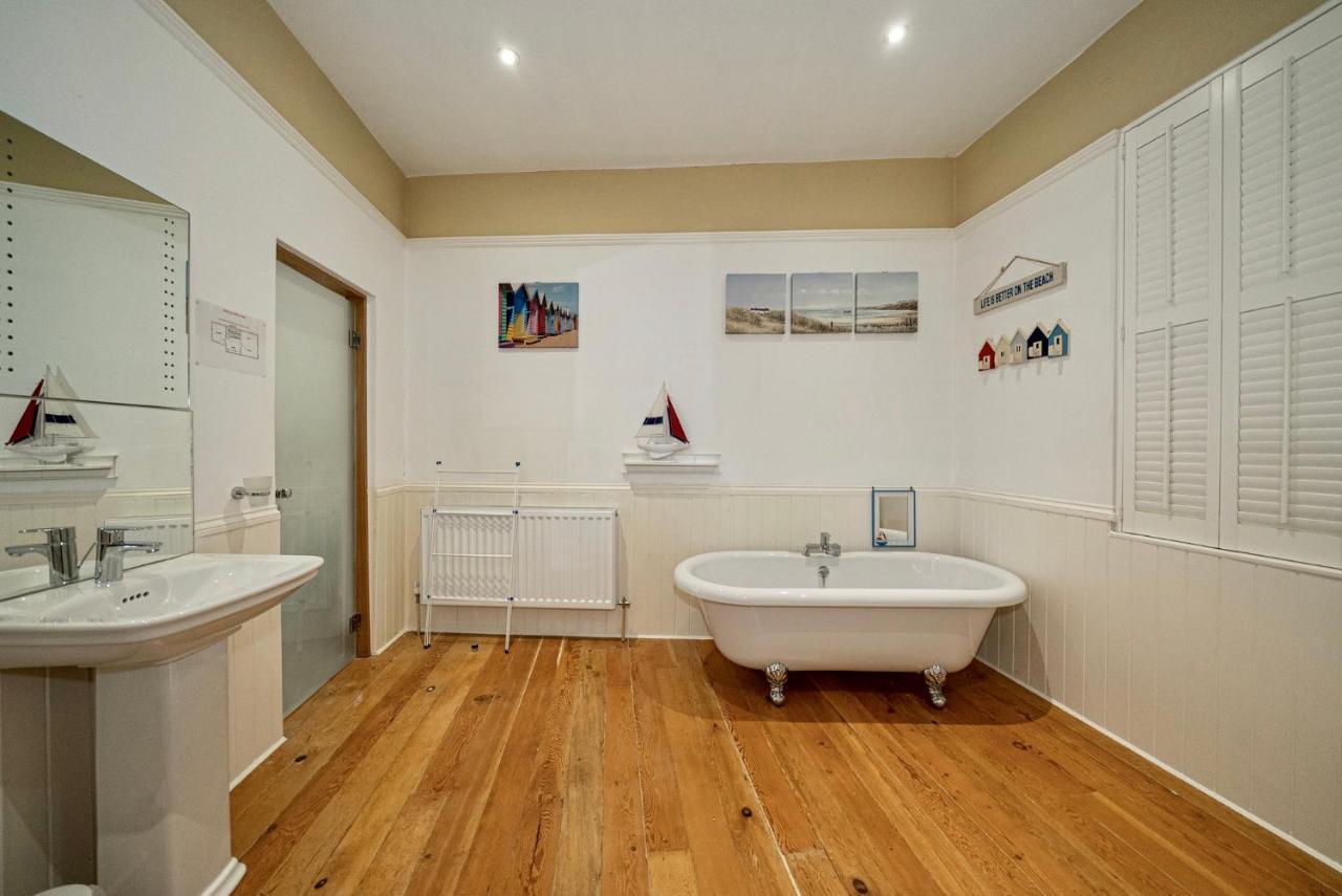 Serviced Apartment *