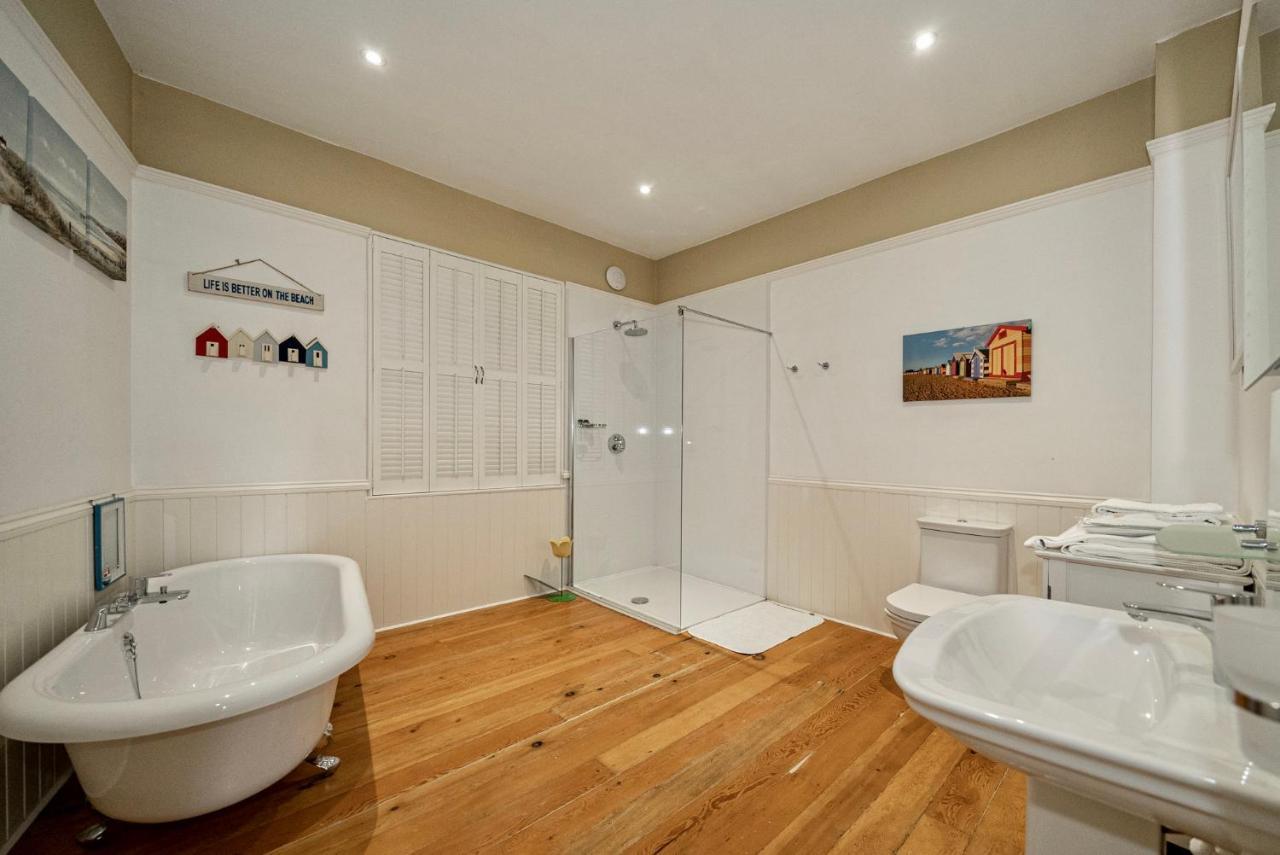 Serviced Apartment *