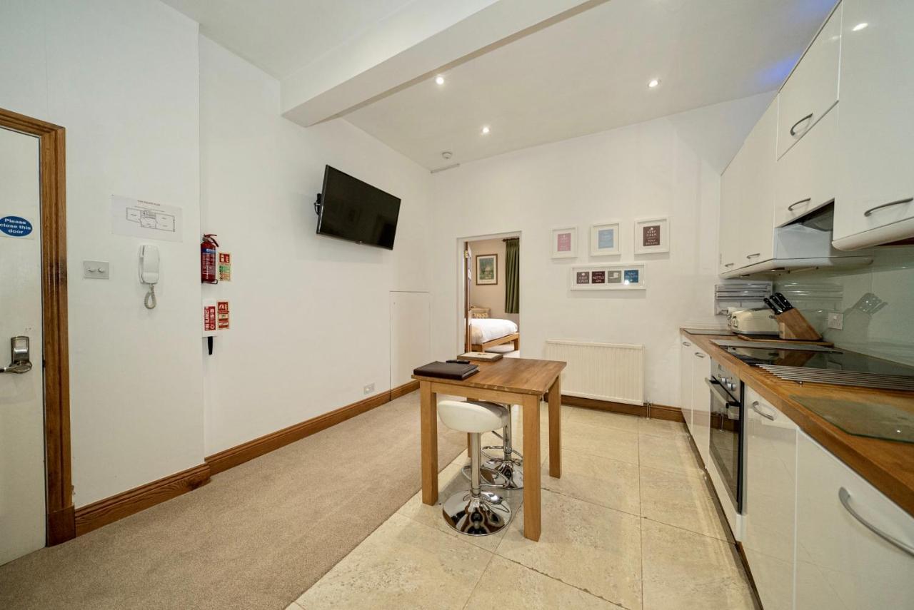 Serviced Apartment