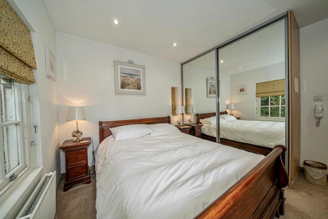 Serviced Apartment