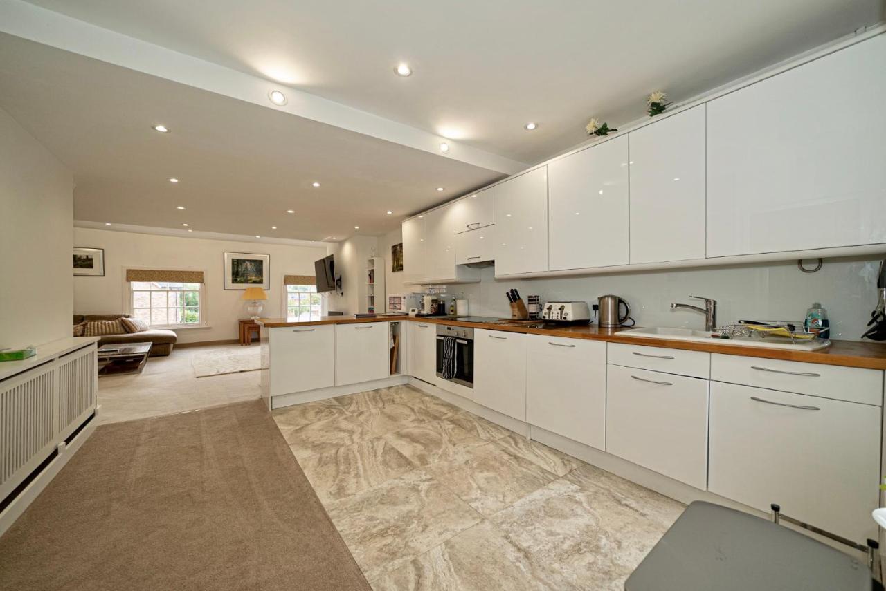 Serviced Apartment
